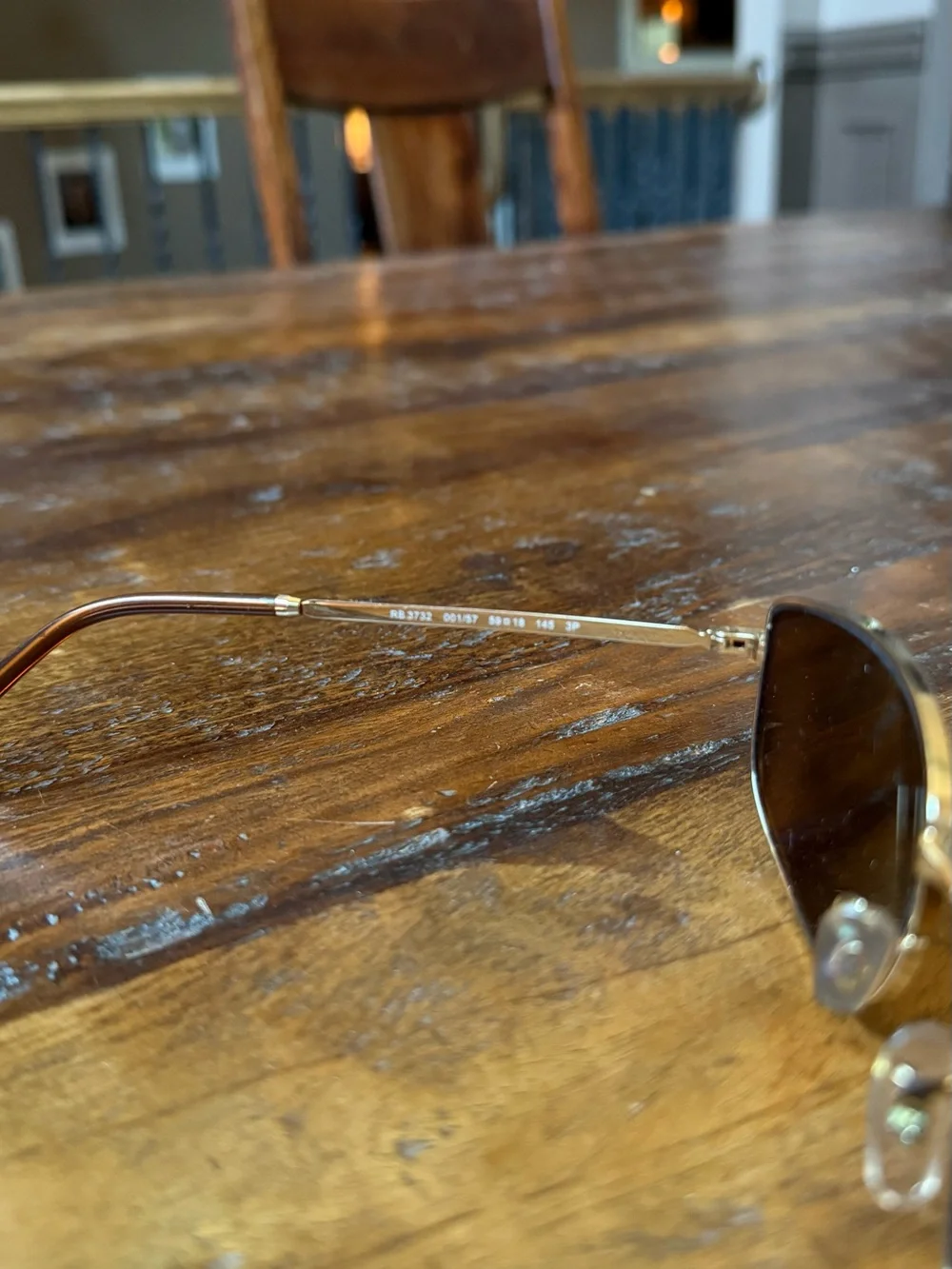 Men’s Gold Frame Sunglasses with Dark Lenses